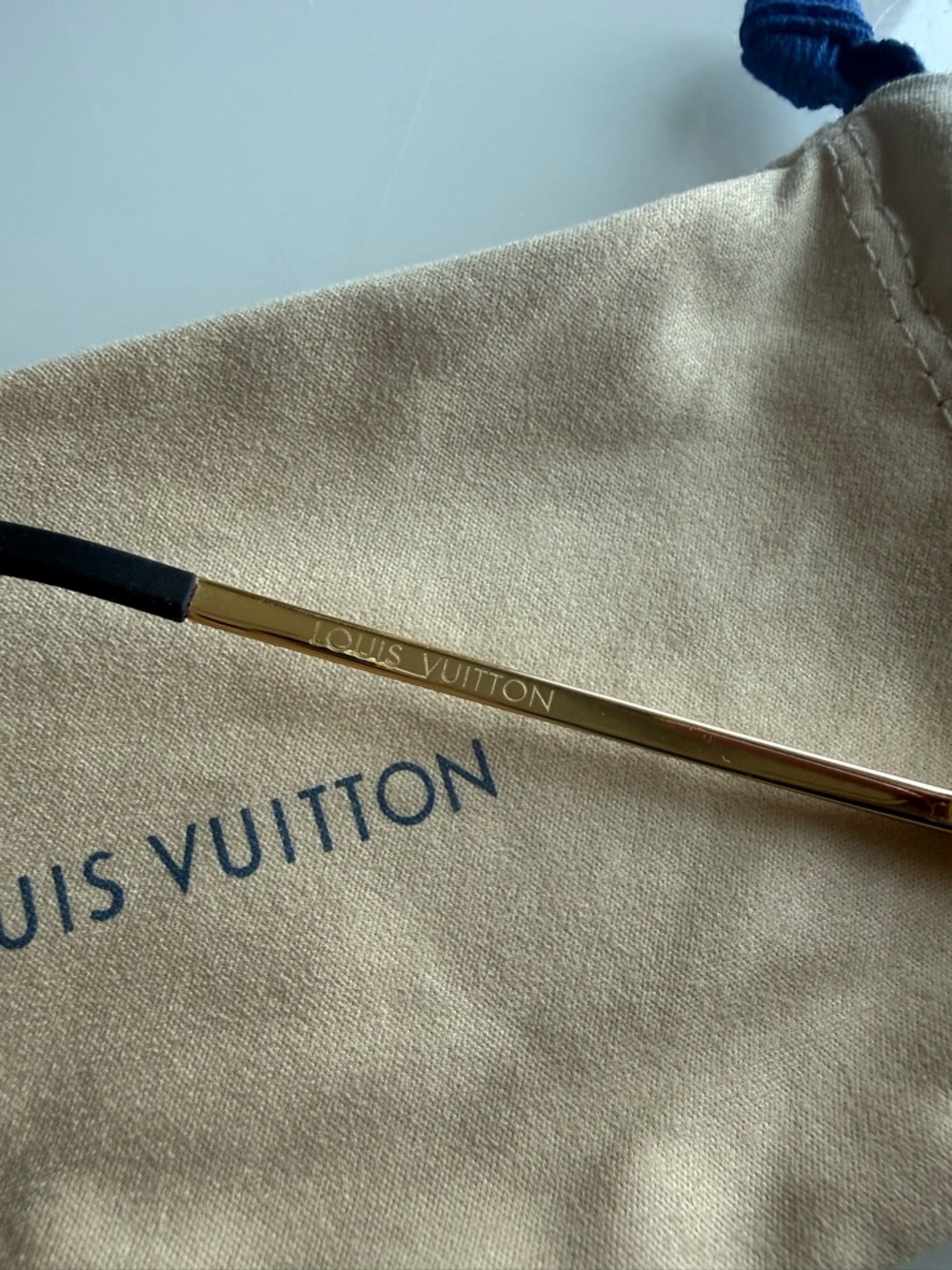 Louis Vuitton Gold Frame Brown Gradient Aviator Sunglasses - Picture 5 of 10